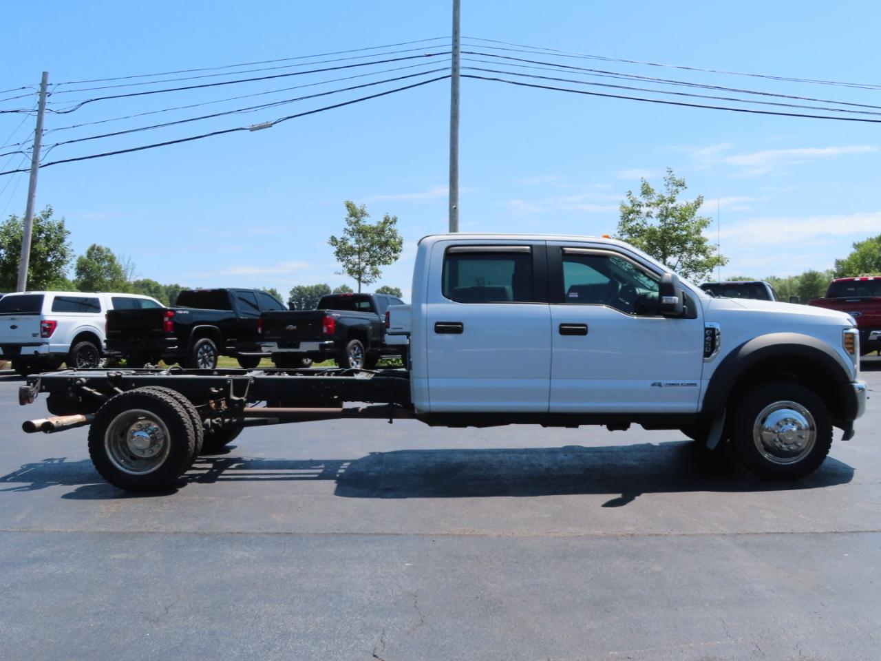 Ford Super Duty F-450 DRW XL 4WD Crew Cab 179" WB 60" CA 2019
