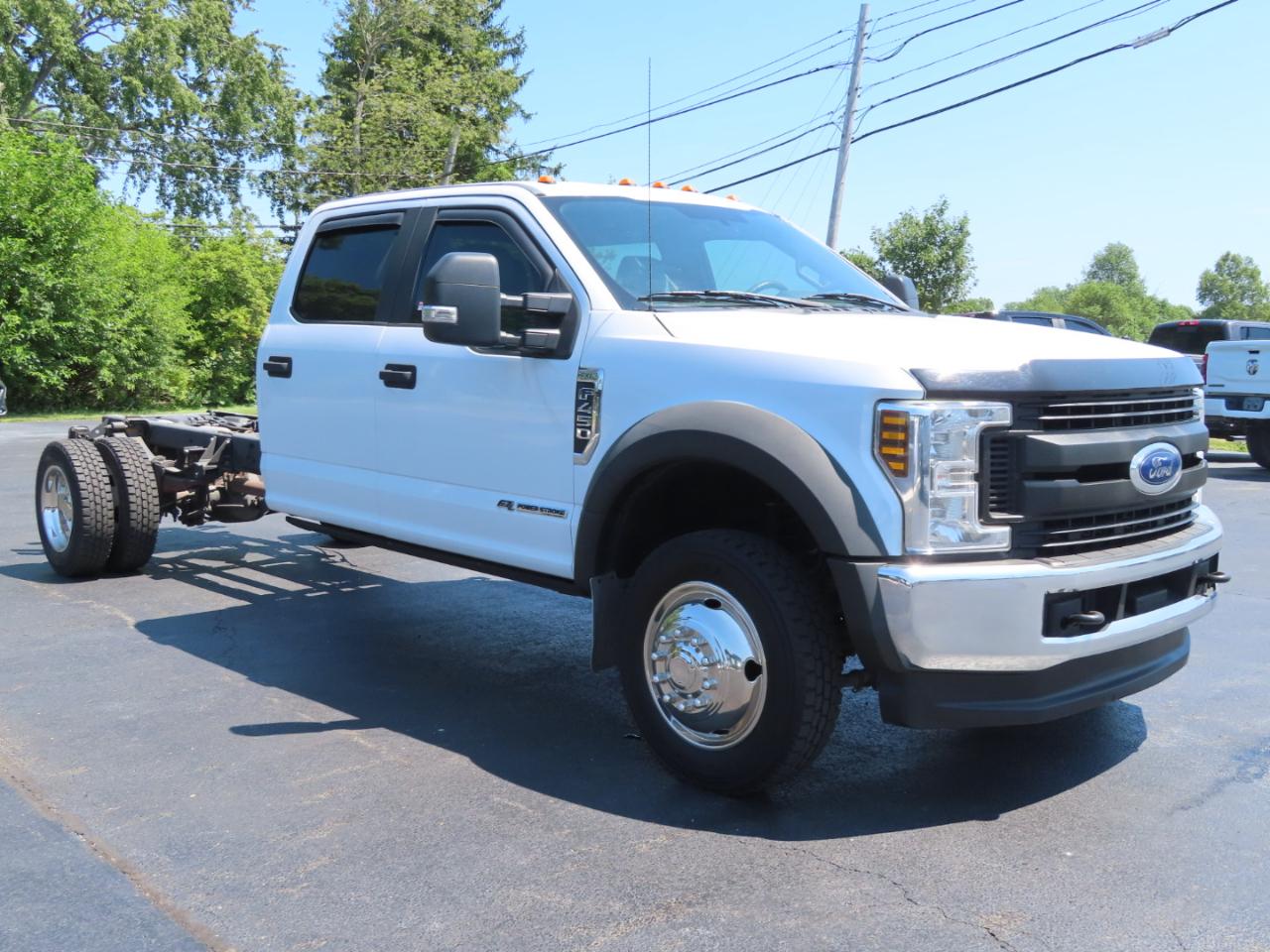 Ford Super Duty F-450 DRW XL 4WD Crew Cab 179" WB 60" CA 2019