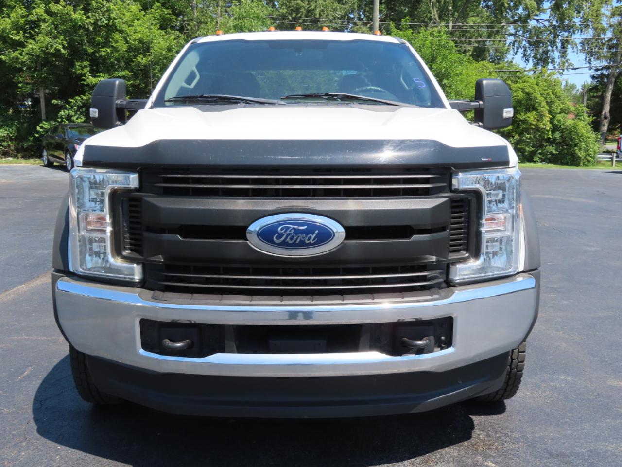 Ford Super Duty F-450 DRW XL 4WD Crew Cab 179" WB 60" CA 2019