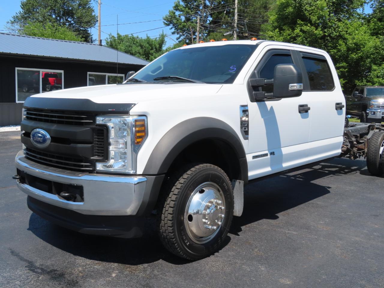 Ford Super Duty F-450 DRW XL 4WD Crew Cab 179" WB 60" CA 2019