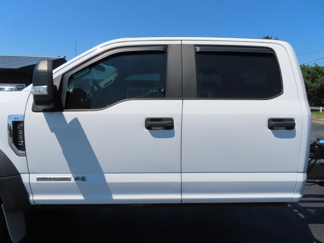 Ford Super Duty F-450 DRW XL 4WD Crew Cab 179" WB 60" CA 2019