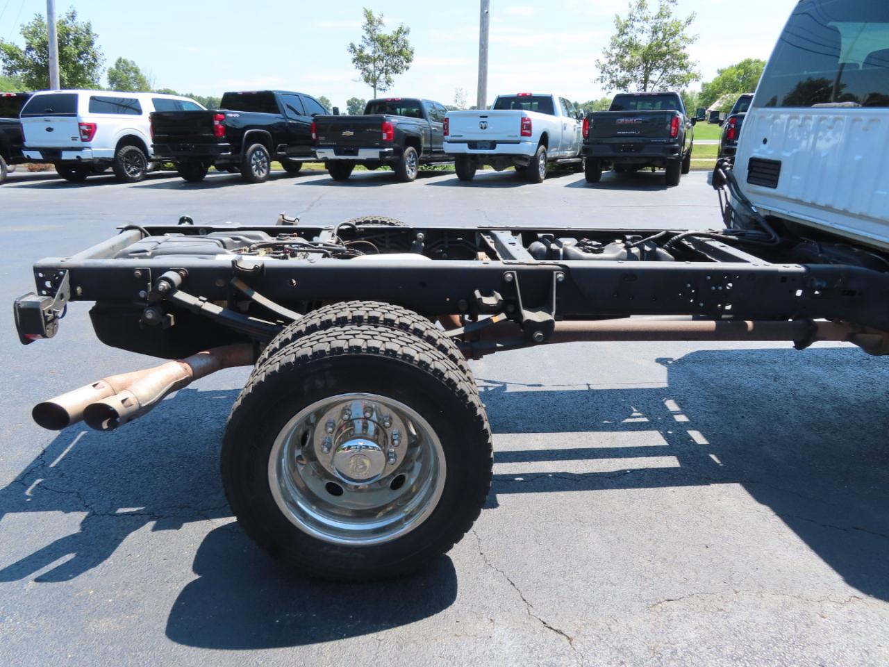 Ford Super Duty F-450 DRW XL 4WD Crew Cab 179" WB 60" CA 2019