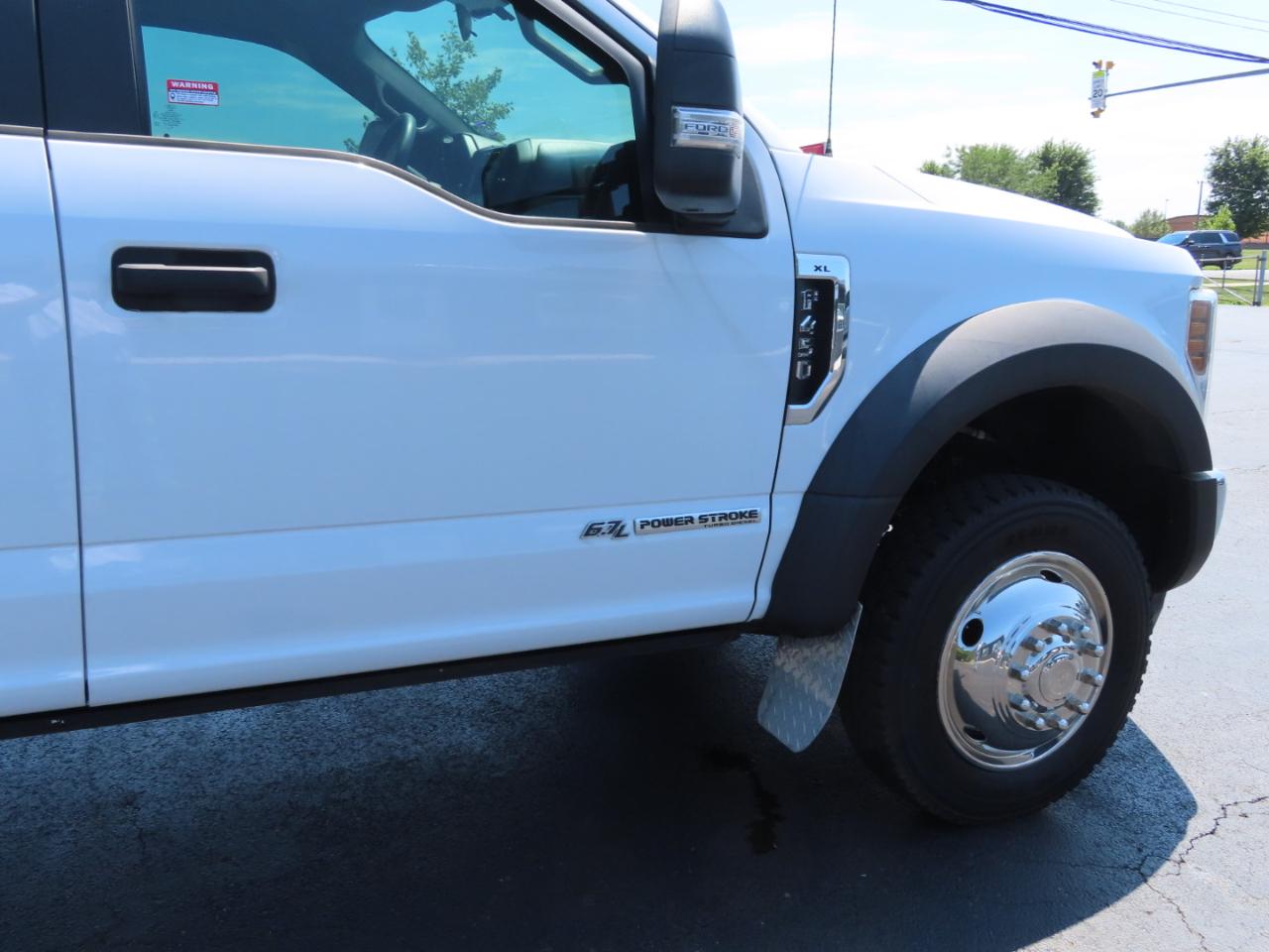 Ford Super Duty F-450 DRW XL 4WD Crew Cab 179" WB 60" CA 2019
