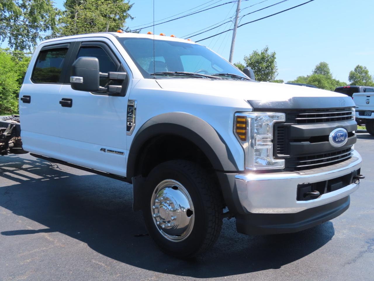 Ford Super Duty F-450 DRW XL 4WD Crew Cab 179" WB 60" CA 2019