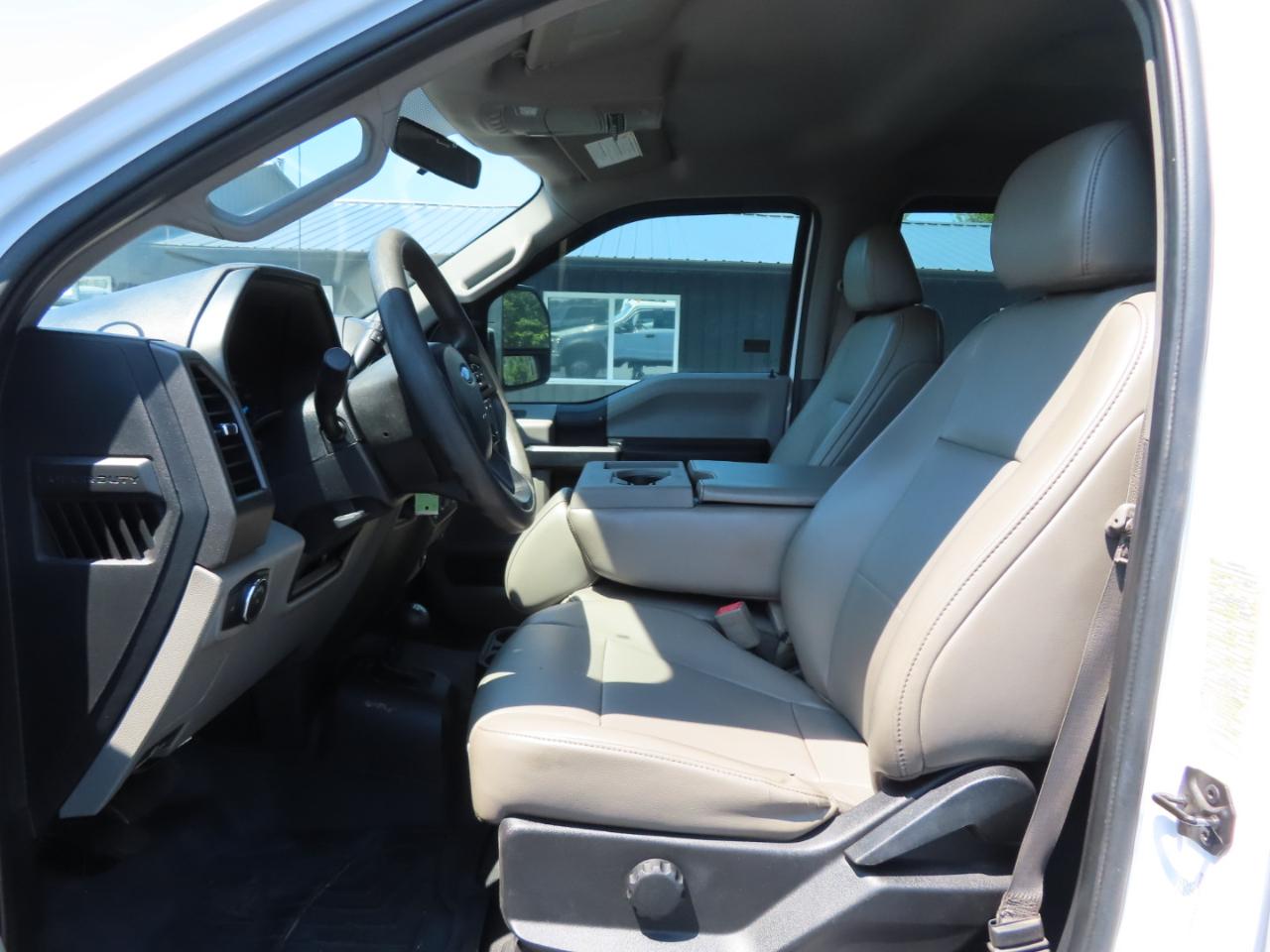 Ford Super Duty F-450 DRW XL 4WD Crew Cab 179" WB 60" CA 2019