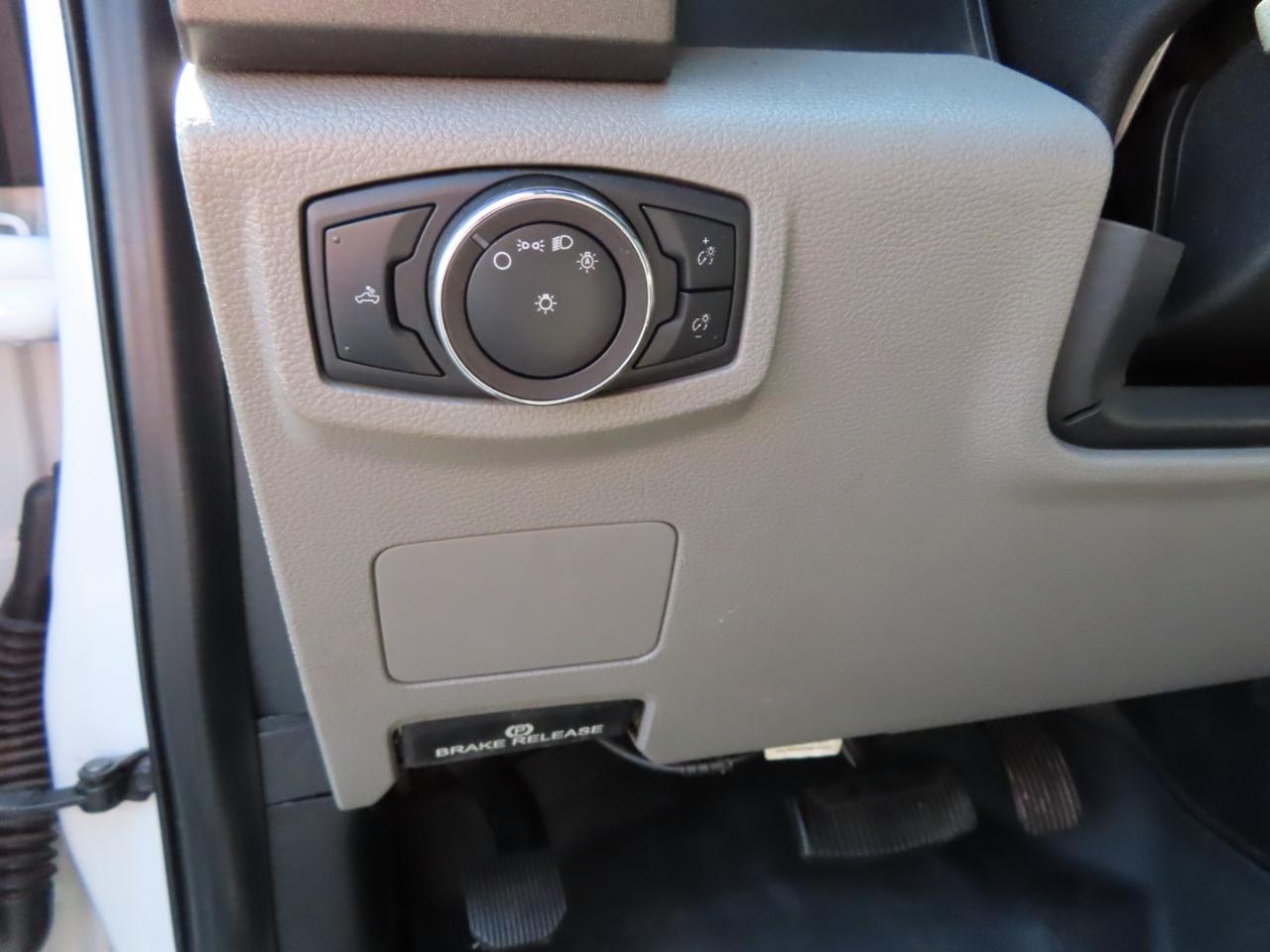 Ford Super Duty F-450 DRW XL 4WD Crew Cab 179" WB 60" CA 2019