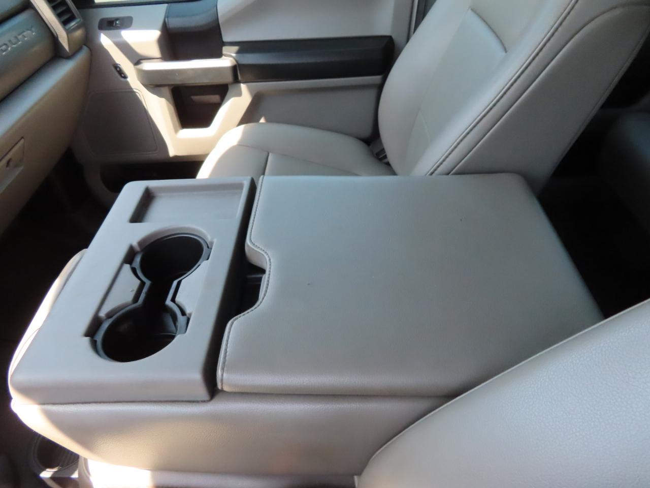 Ford Super Duty F-450 DRW XL 4WD Crew Cab 179" WB 60" CA 2019