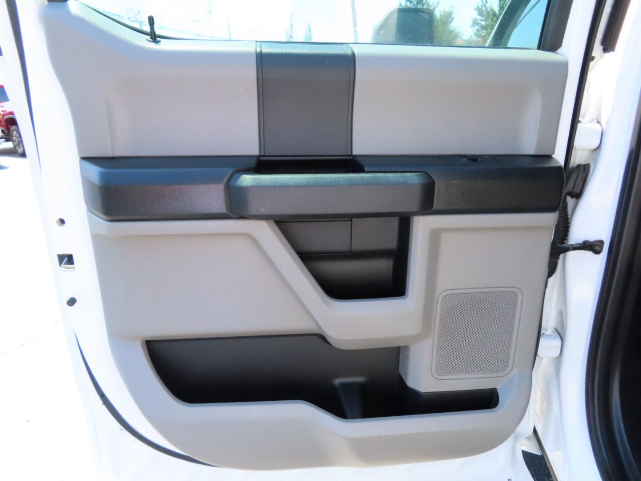 Ford Super Duty F-450 DRW XL 4WD Crew Cab 179" WB 60" CA 2019