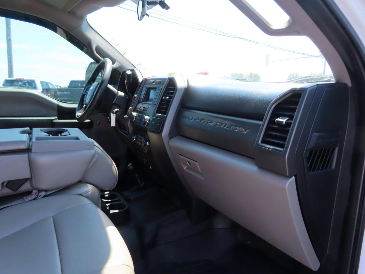 Ford Super Duty F-450 DRW XL 4WD Crew Cab 179" WB 60" CA 2019
