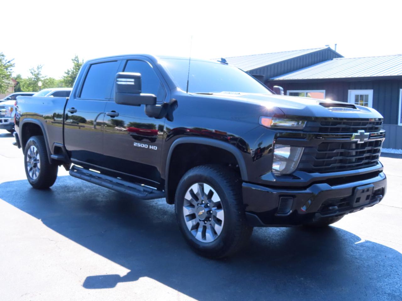 Chevrolet Silverado 2500HD 4WD Crew Cab 159" Custom 2024