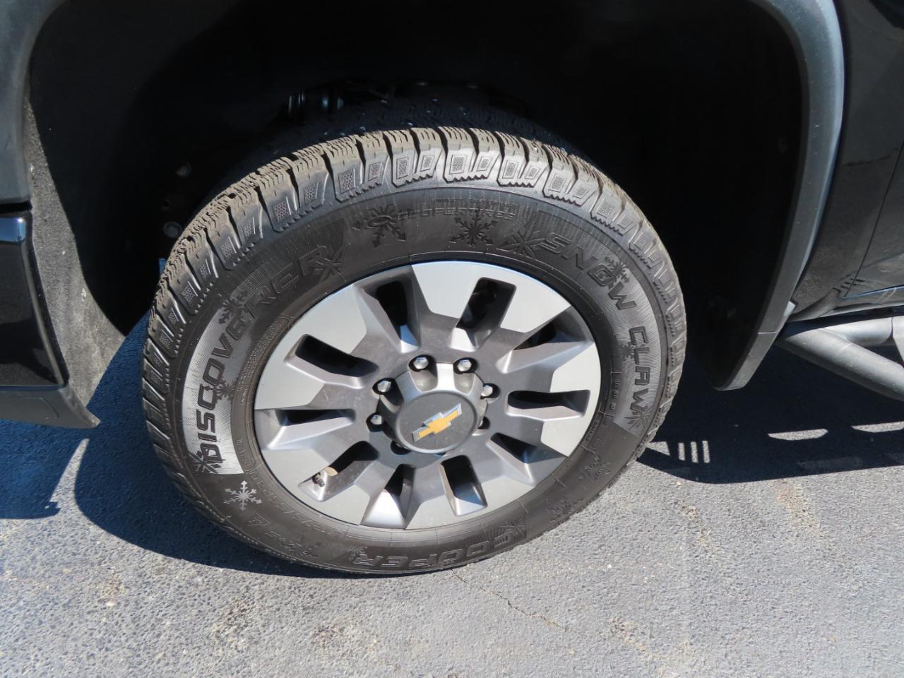Chevrolet Silverado 2500HD 4WD Crew Cab 159" Custom 2024