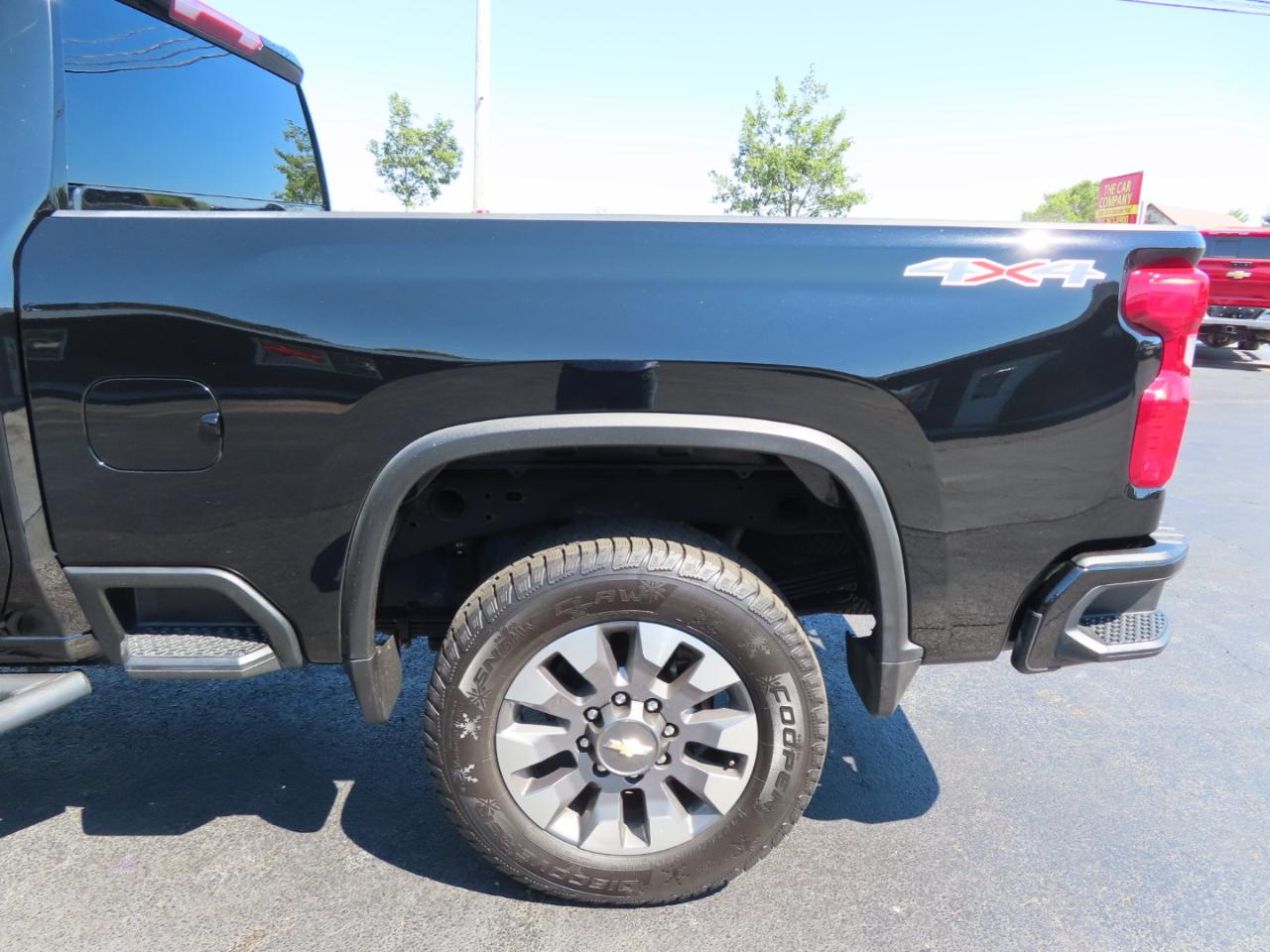 Chevrolet Silverado 2500HD 4WD Crew Cab 159" Custom 2024