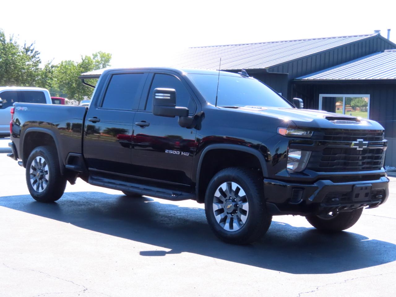 Chevrolet Silverado 2500HD 4WD Crew Cab 159" Custom 2024