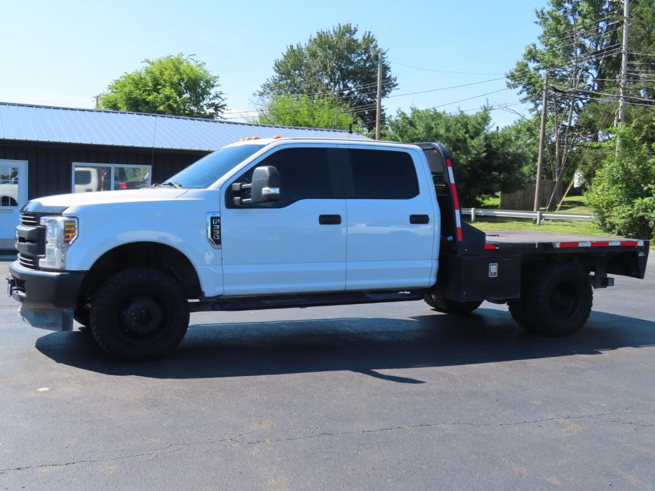 Ford Super Duty F-350 DRW XL 4WD Crew Cab 179" WB 60" CA 2018