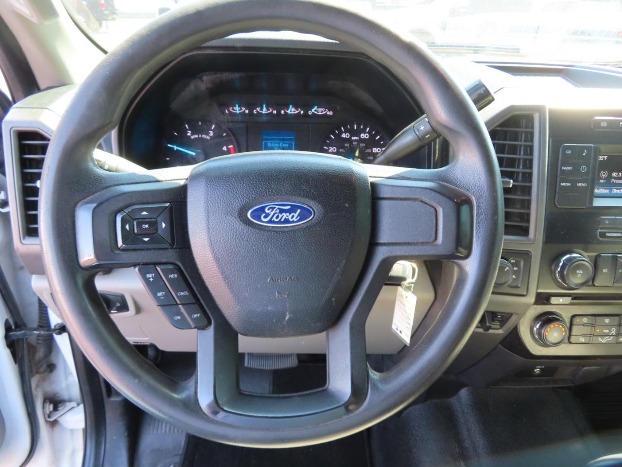 Ford Super Duty F-350 DRW XL 4WD Crew Cab 179" WB 60" CA 2018