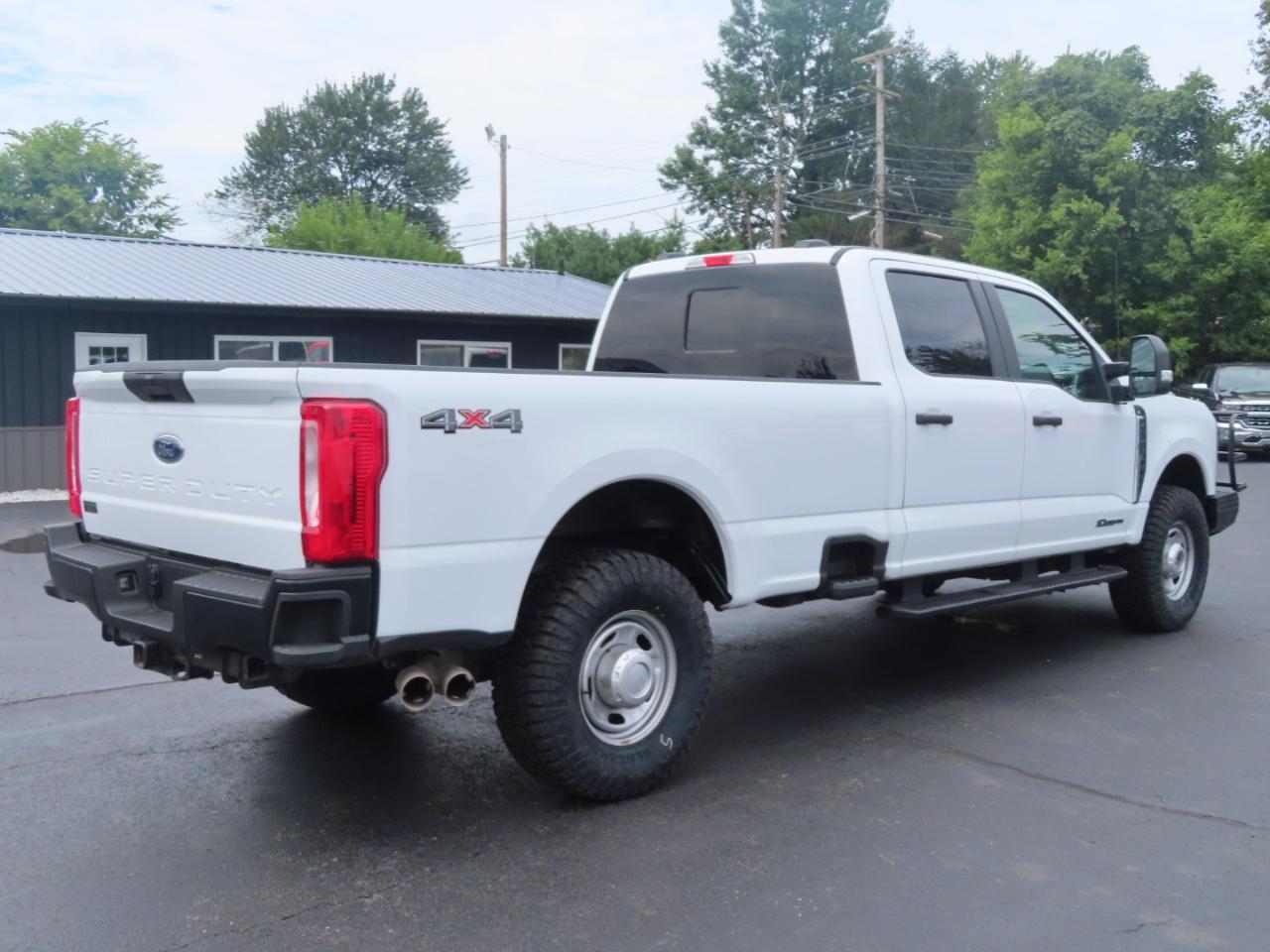 Ford Super Duty F-350 SRW XL 4WD Crew Cab 8' Box 2024