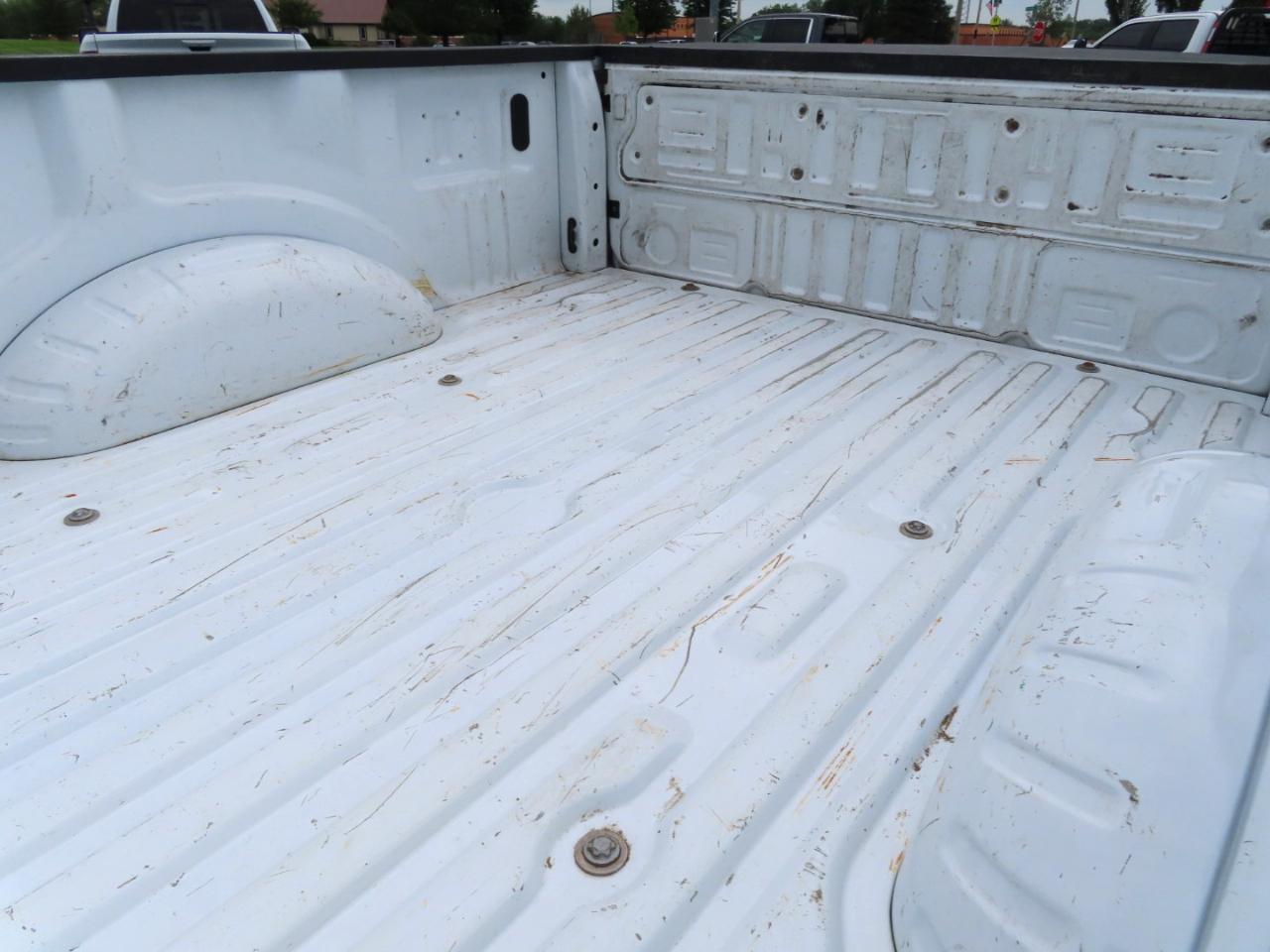 Ford Super Duty F-350 SRW XL 4WD Crew Cab 8' Box 2024