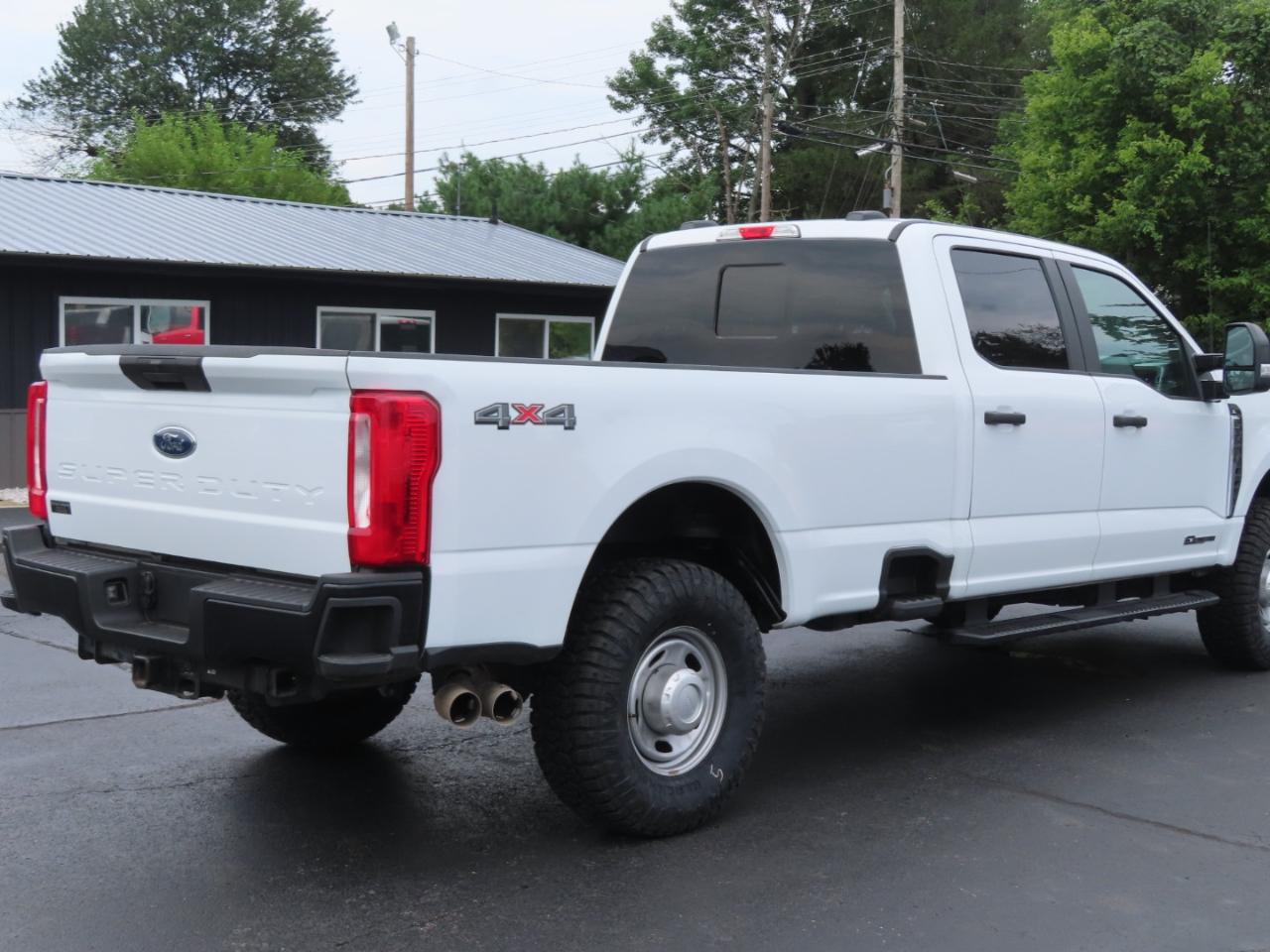 Ford Super Duty F-350 SRW XL 4WD Crew Cab 8' Box 2024