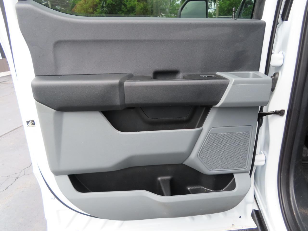 Ford Super Duty F-350 SRW XL 4WD Crew Cab 8' Box 2024