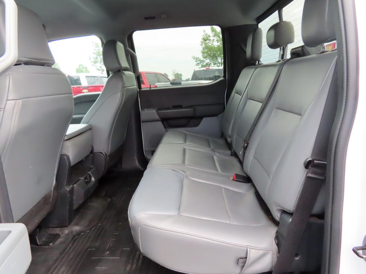 Ford Super Duty F-350 SRW XL 4WD Crew Cab 8' Box 2024