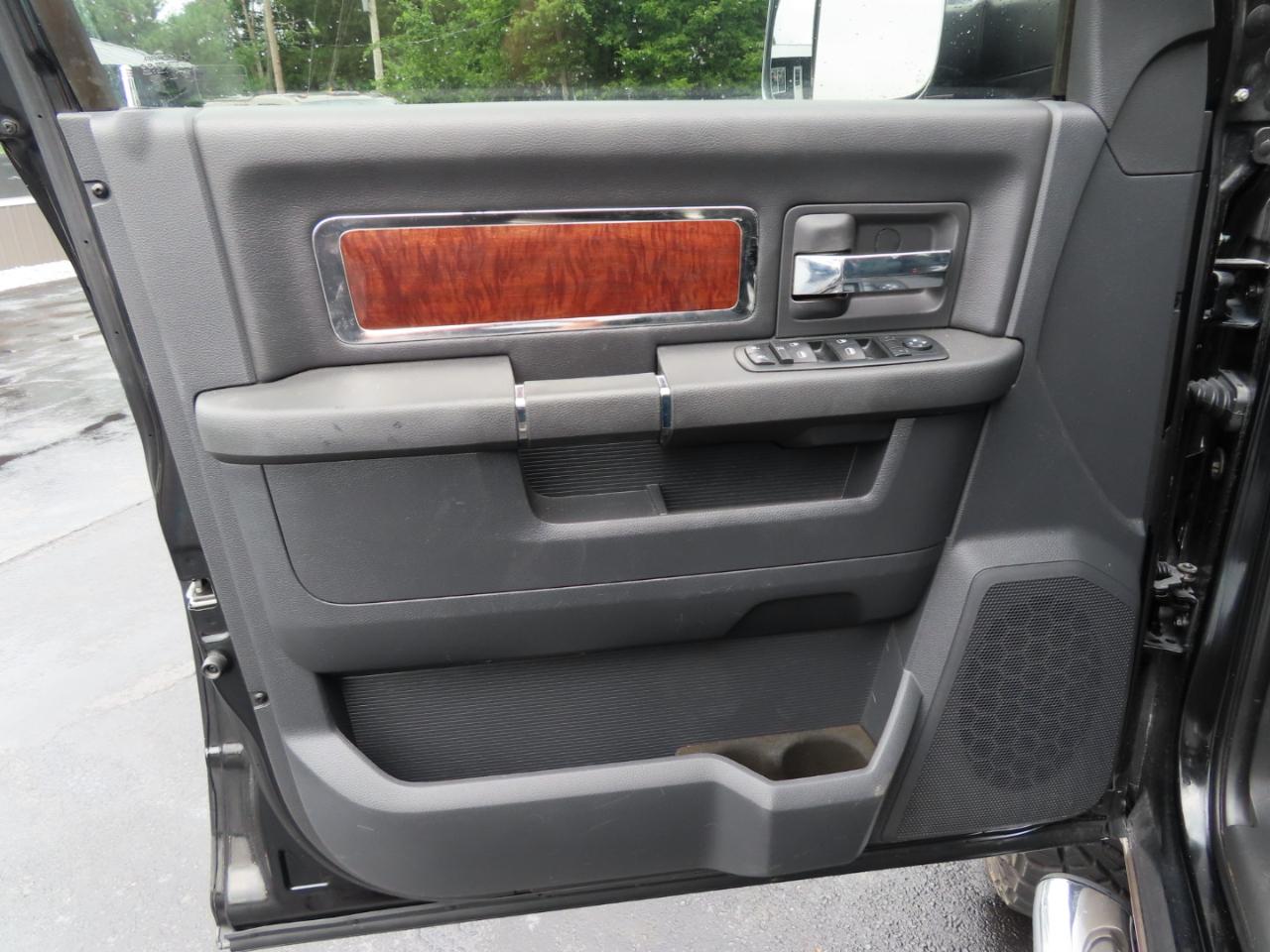 Dodge Ram 2500 4WD Crew Cab 149" Laramie *Ltd Avail* 2010