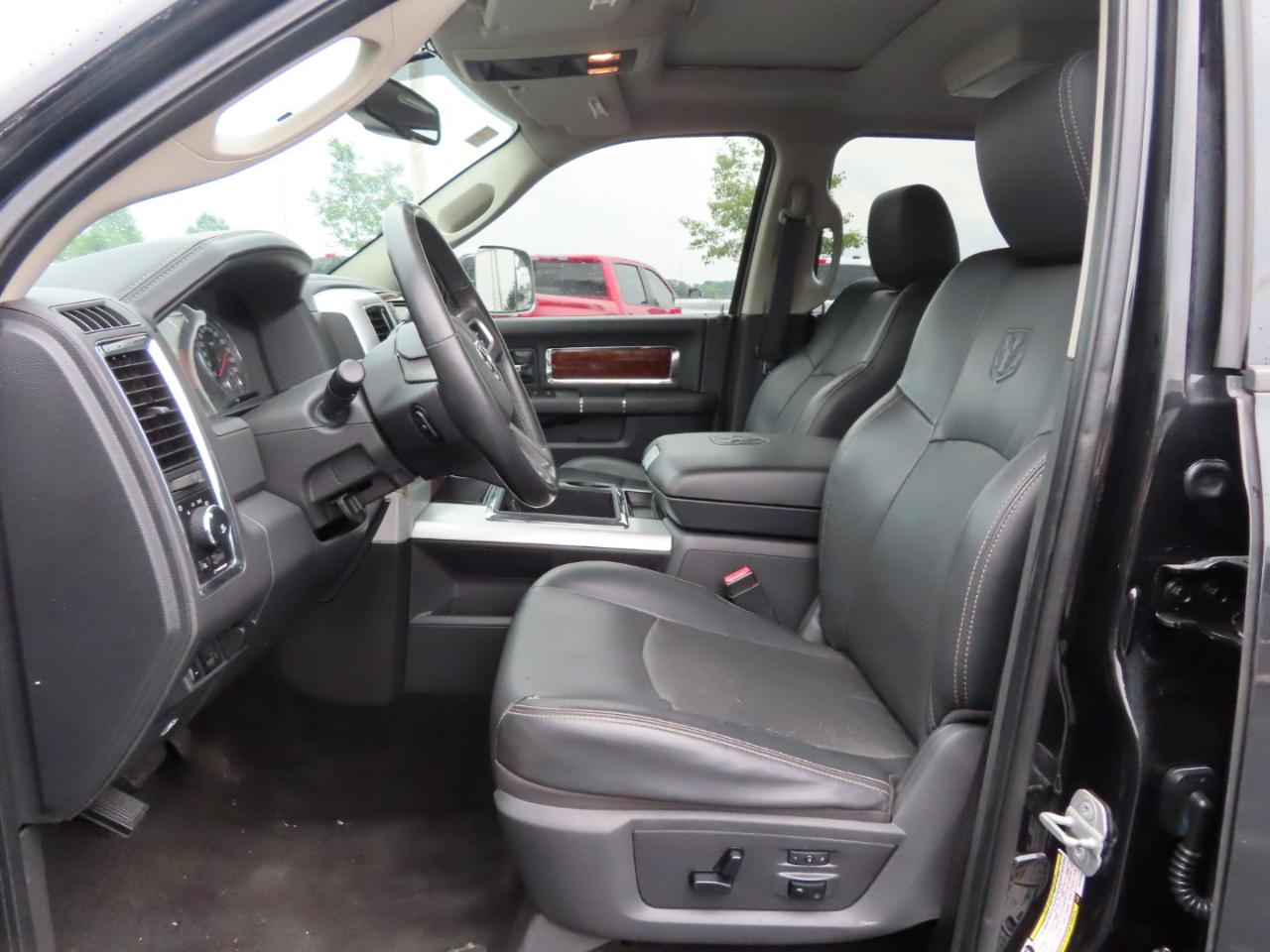 Dodge Ram 2500 4WD Crew Cab 149" Laramie *Ltd Avail* 2010