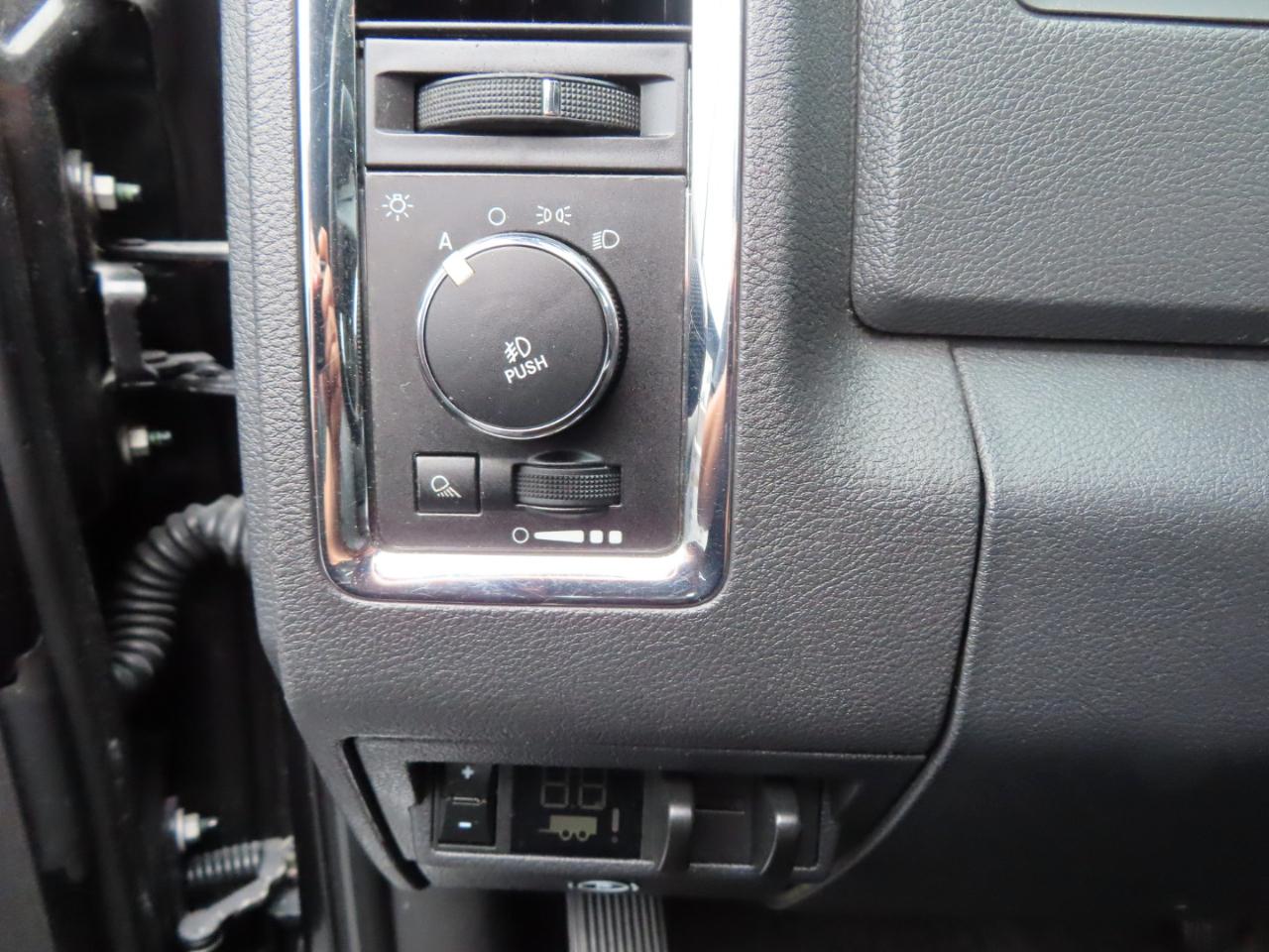 Dodge Ram 2500 4WD Crew Cab 149" Laramie *Ltd Avail* 2010