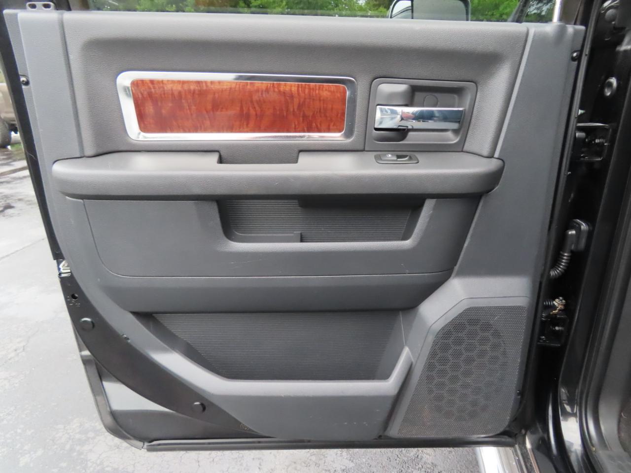 Dodge Ram 2500 4WD Crew Cab 149" Laramie *Ltd Avail* 2010