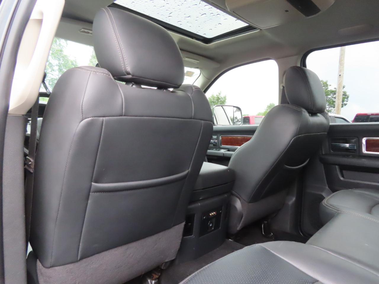 Dodge Ram 2500 4WD Crew Cab 149" Laramie *Ltd Avail* 2010