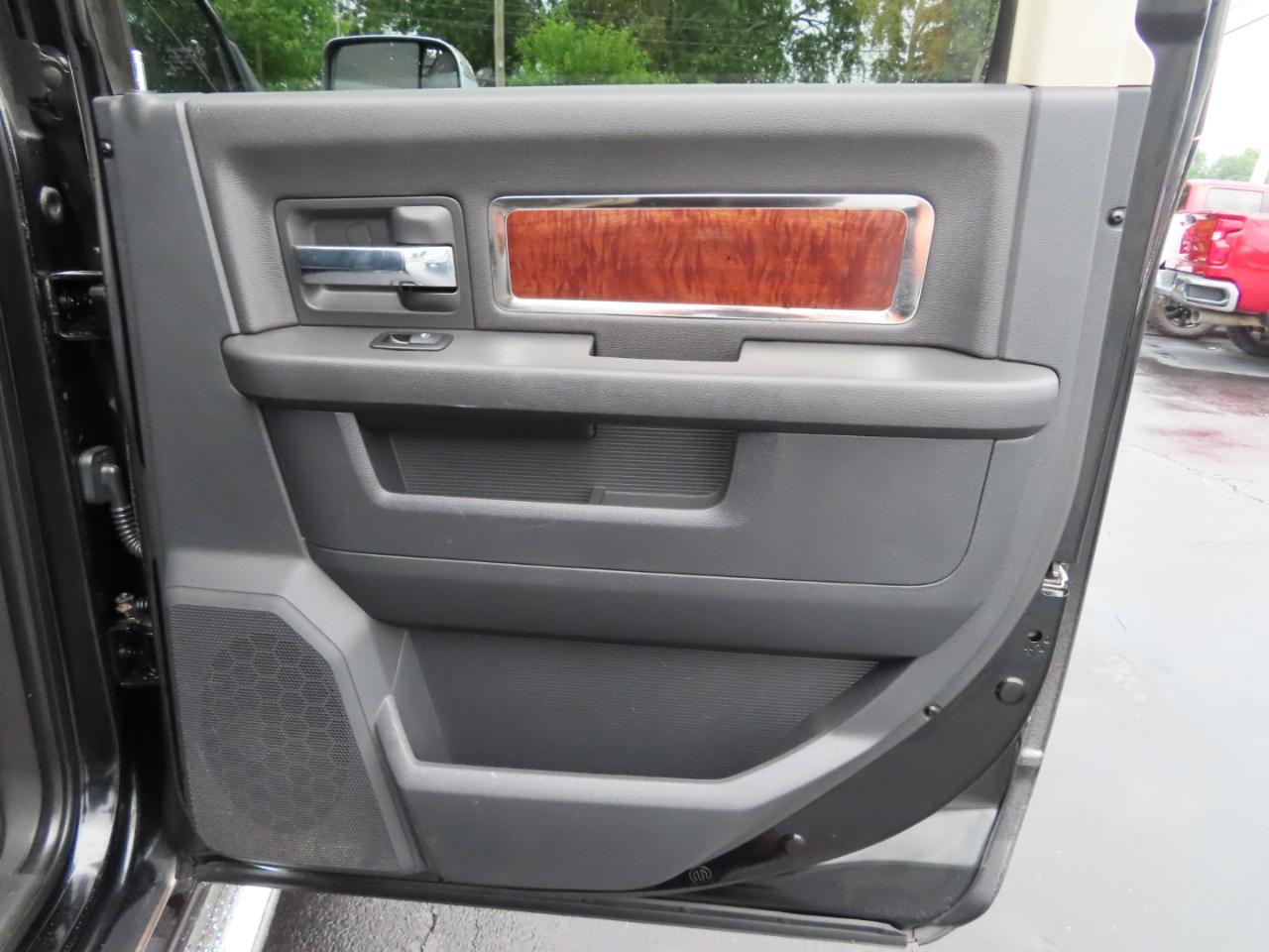 Dodge Ram 2500 4WD Crew Cab 149" Laramie *Ltd Avail* 2010