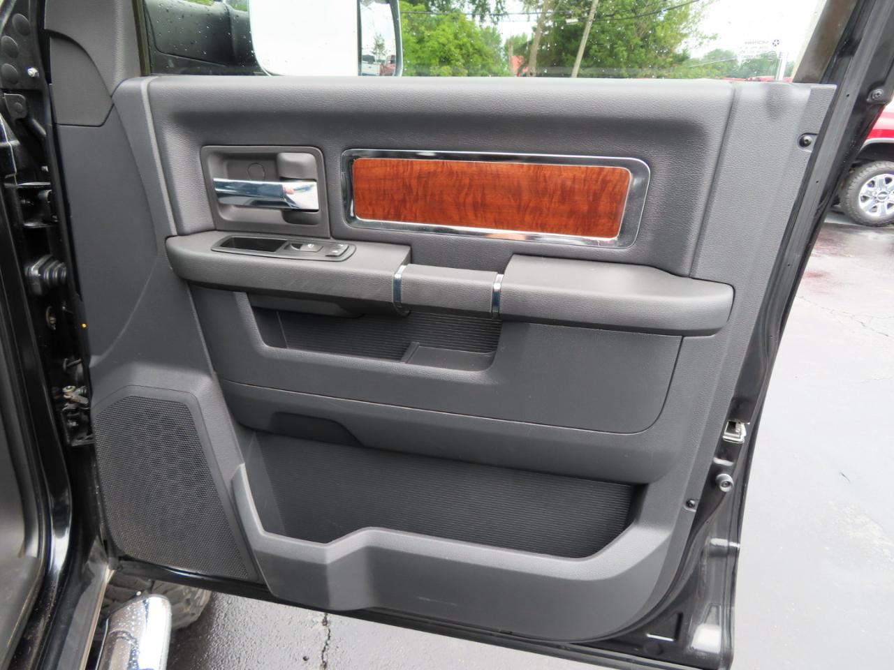 Dodge Ram 2500 4WD Crew Cab 149" Laramie *Ltd Avail* 2010