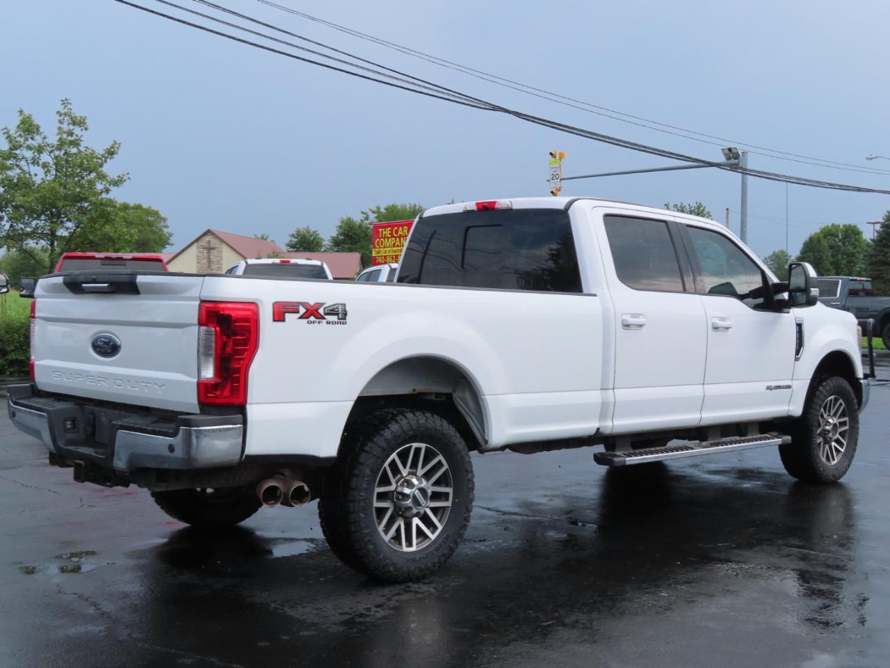 Ford Super Duty F-350 SRW Lariat 4WD Crew Cab 8' Box 2018