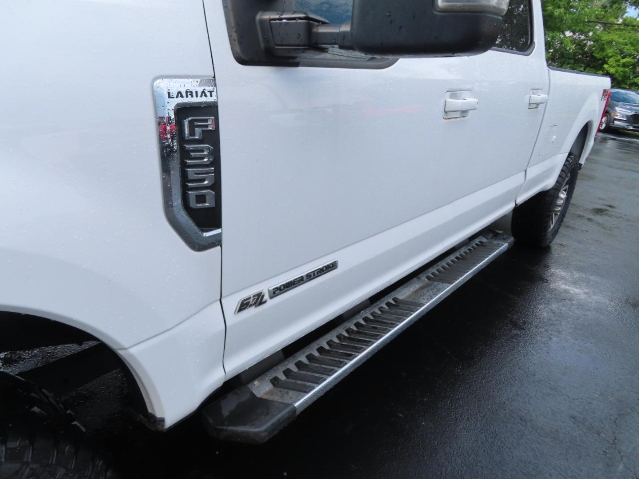 Ford Super Duty F-350 SRW Lariat 4WD Crew Cab 8' Box 2018
