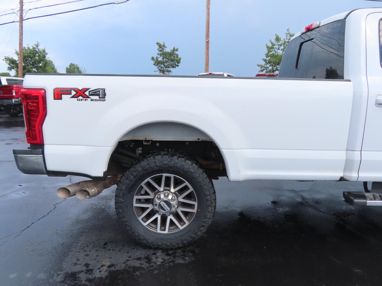 Ford Super Duty F-350 SRW Lariat 4WD Crew Cab 8' Box 2018
