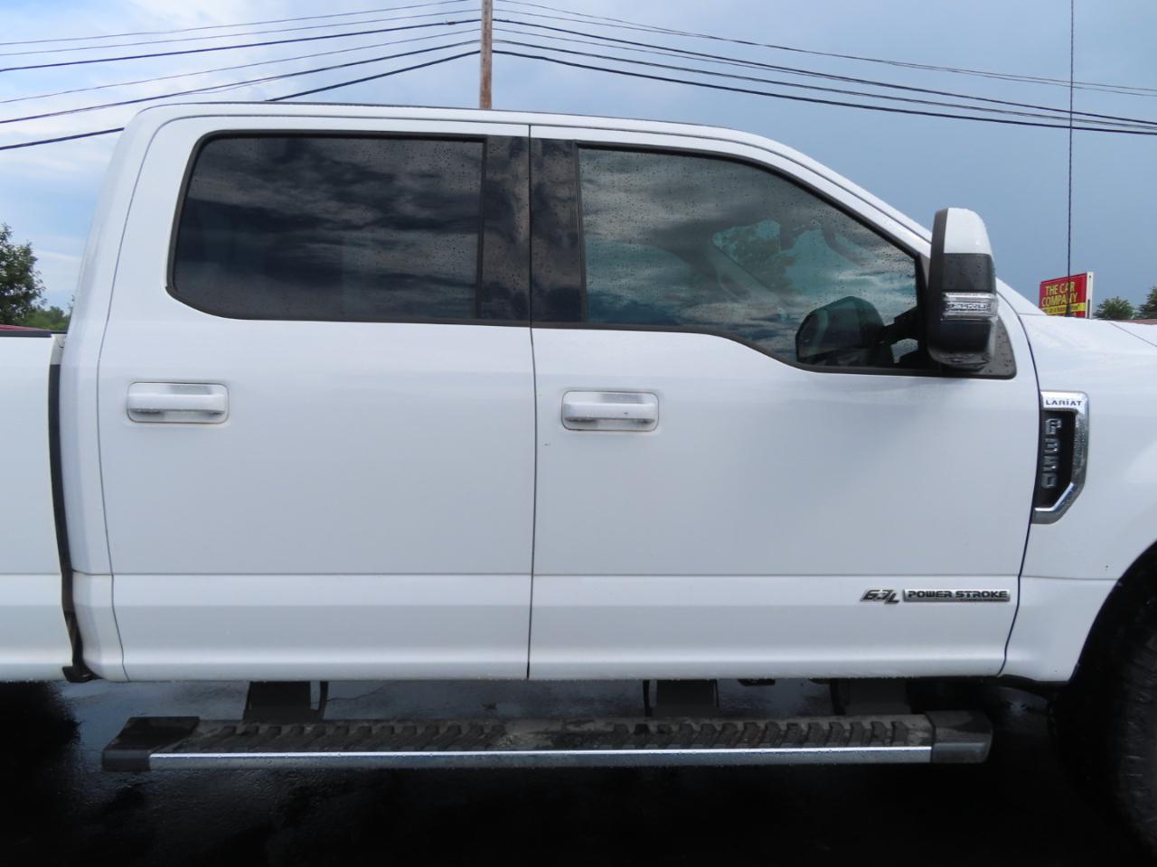 Ford Super Duty F-350 SRW Lariat 4WD Crew Cab 8' Box 2018