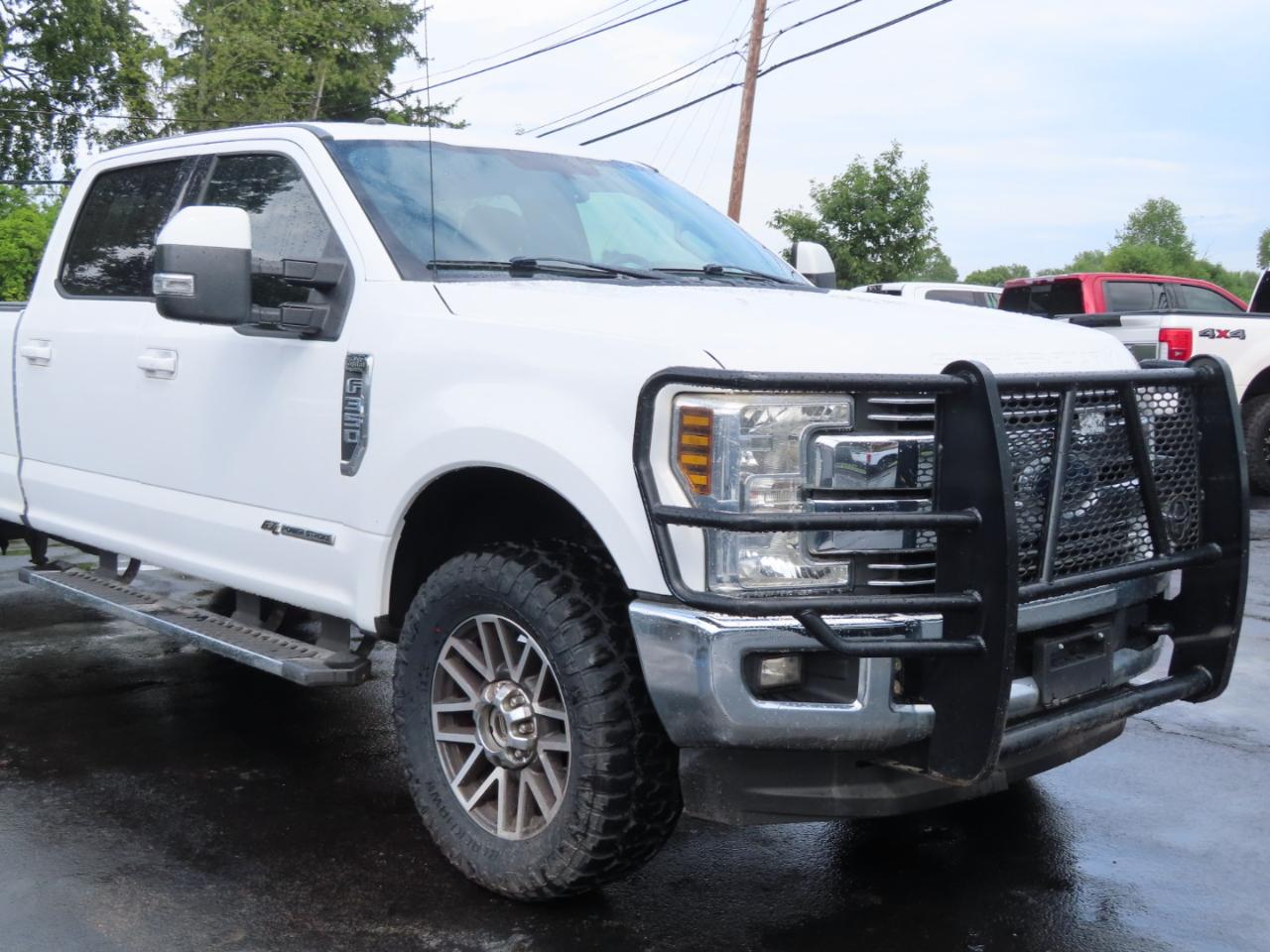 Ford Super Duty F-350 SRW Lariat 4WD Crew Cab 8' Box 2018