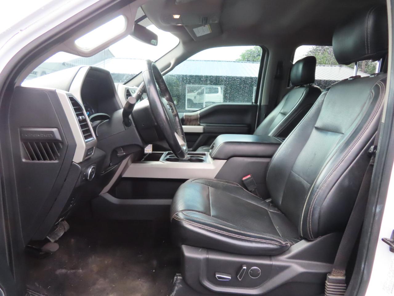 Ford Super Duty F-350 SRW Lariat 4WD Crew Cab 8' Box 2018