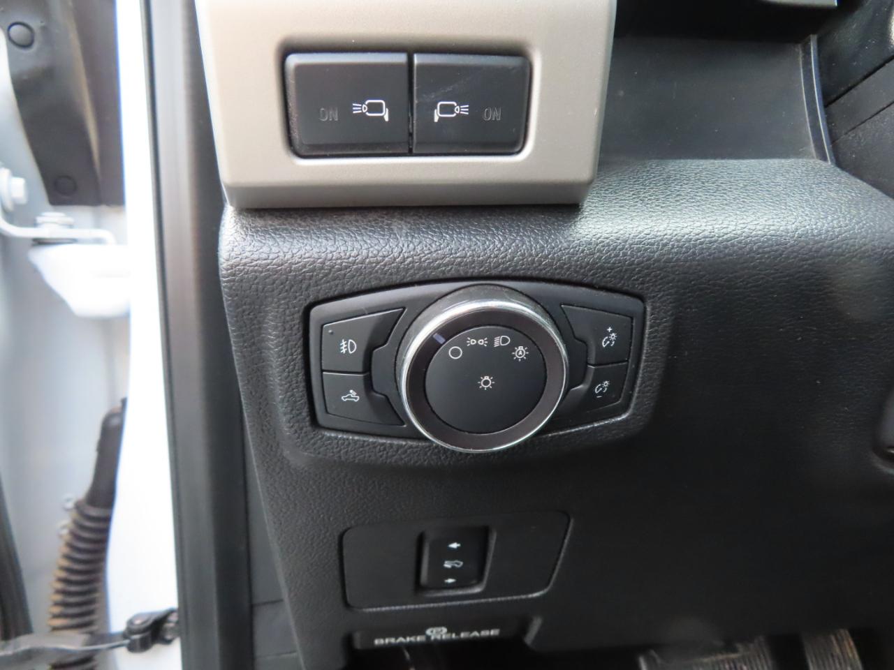 Ford Super Duty F-350 SRW Lariat 4WD Crew Cab 8' Box 2018