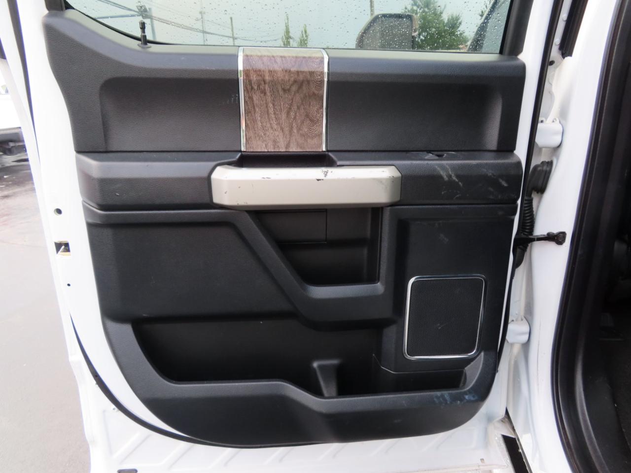 Ford Super Duty F-350 SRW Lariat 4WD Crew Cab 8' Box 2018