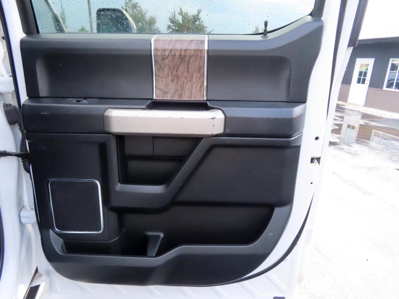Ford Super Duty F-350 SRW Lariat 4WD Crew Cab 8' Box 2018
