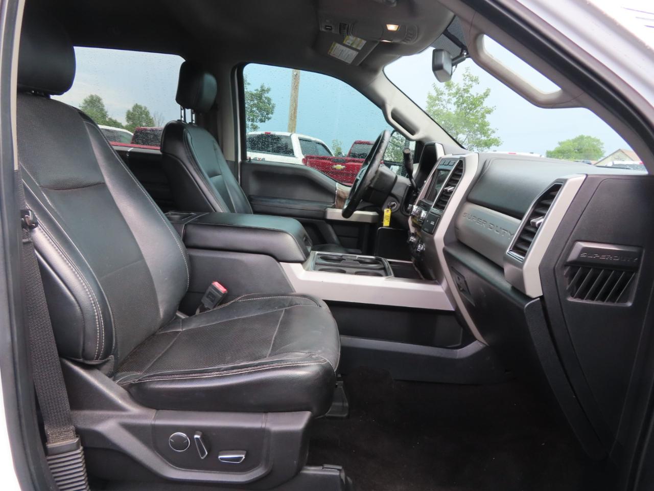 Ford Super Duty F-350 SRW Lariat 4WD Crew Cab 8' Box 2018