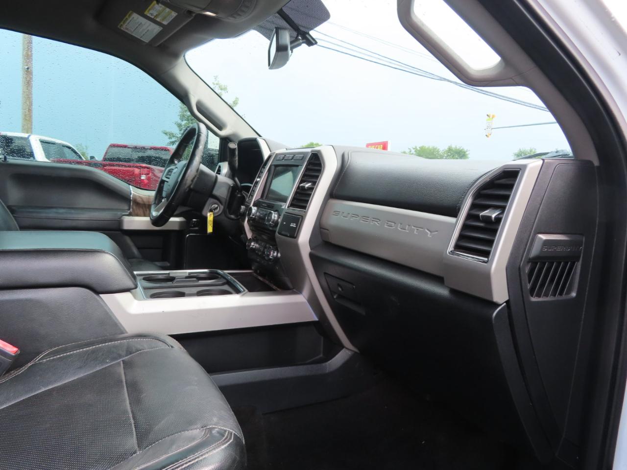 Ford Super Duty F-350 SRW Lariat 4WD Crew Cab 8' Box 2018