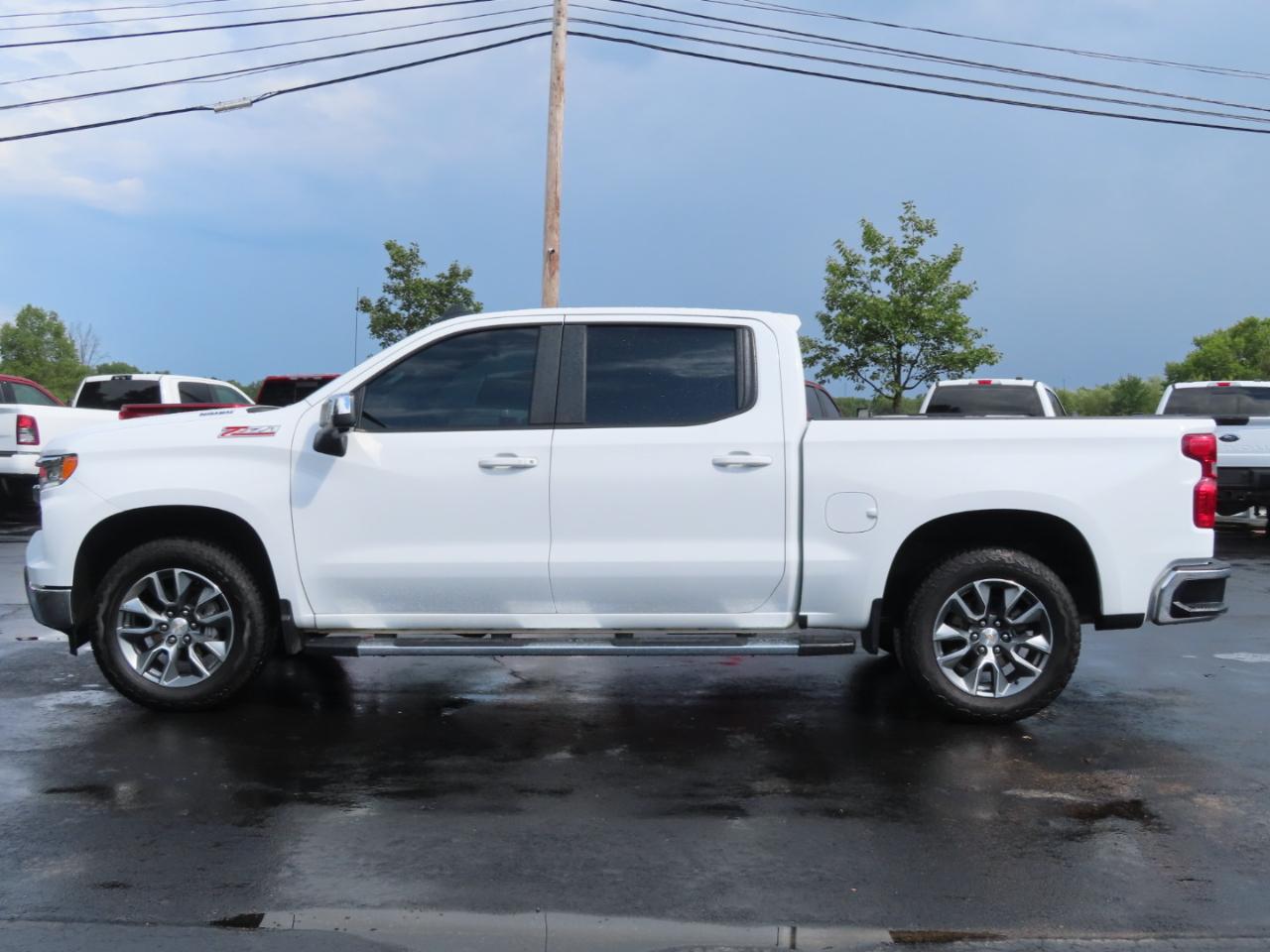 Chevrolet Silverado 1500 4WD Crew Cab 147" LT w/1LT 2025
