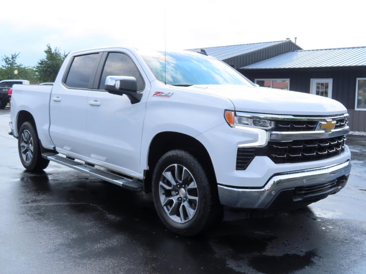 Chevrolet Silverado 1500 4WD Crew Cab 147" LT w/1LT 2025