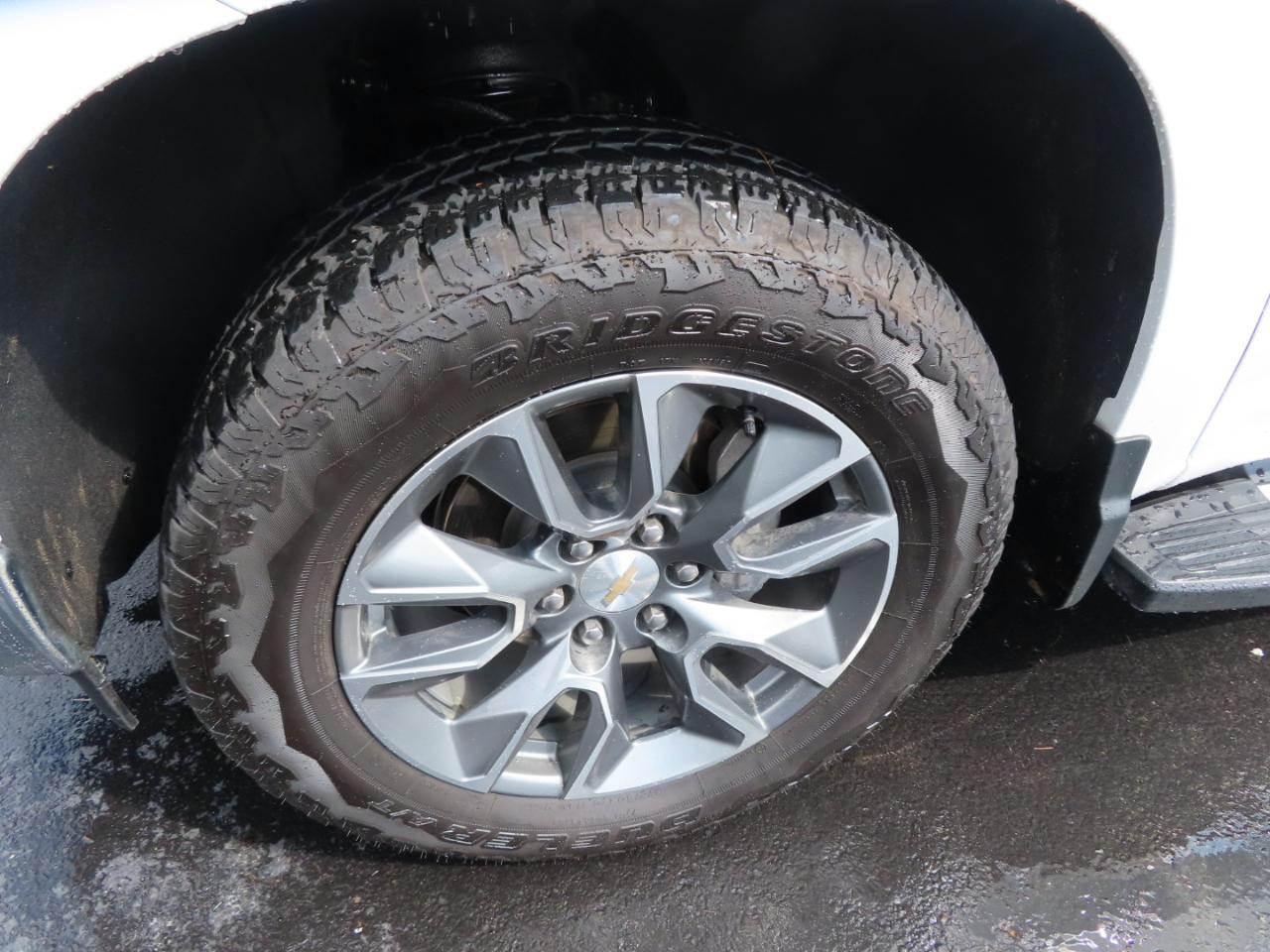 Chevrolet Silverado 1500 4WD Crew Cab 147" LT w/1LT 2025