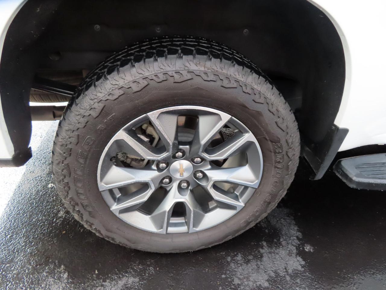 Chevrolet Silverado 1500 4WD Crew Cab 147" LT w/1LT 2025