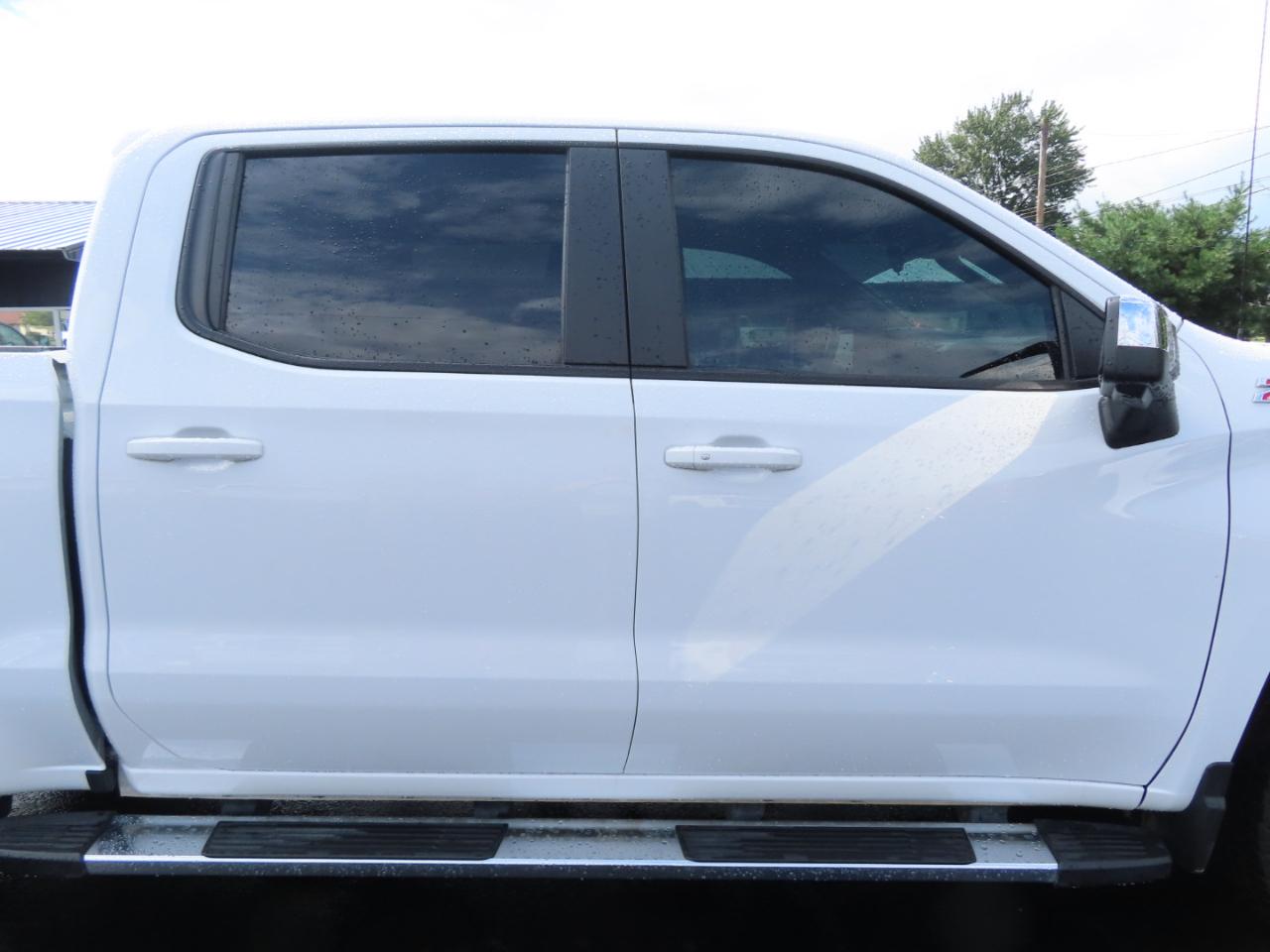 Chevrolet Silverado 1500 4WD Crew Cab 147" LT w/1LT 2025