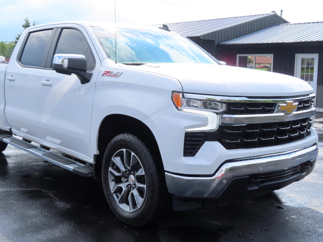 Chevrolet Silverado 1500 4WD Crew Cab 147" LT w/1LT 2025