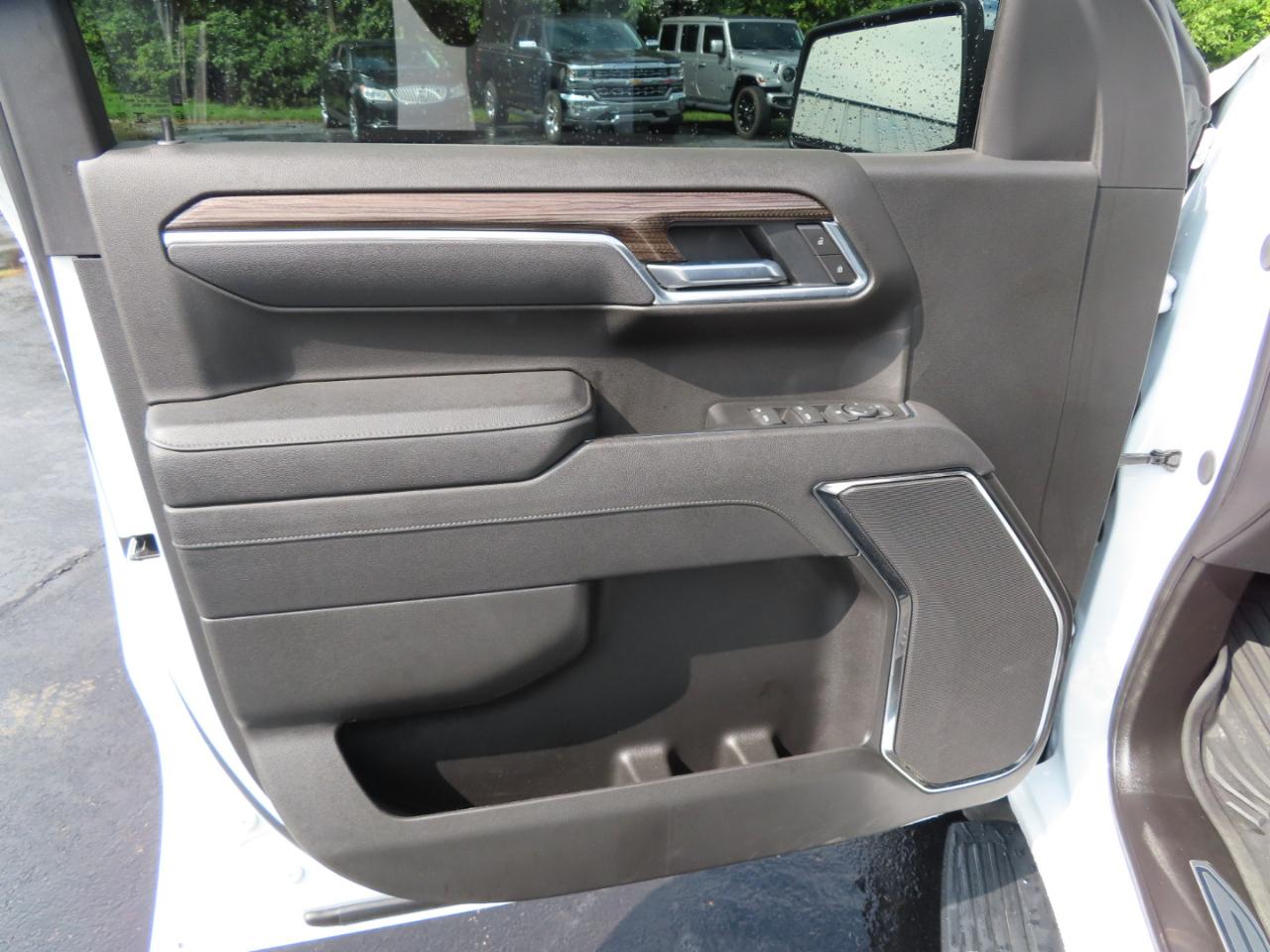 Chevrolet Silverado 1500 4WD Crew Cab 147" LT w/1LT 2025
