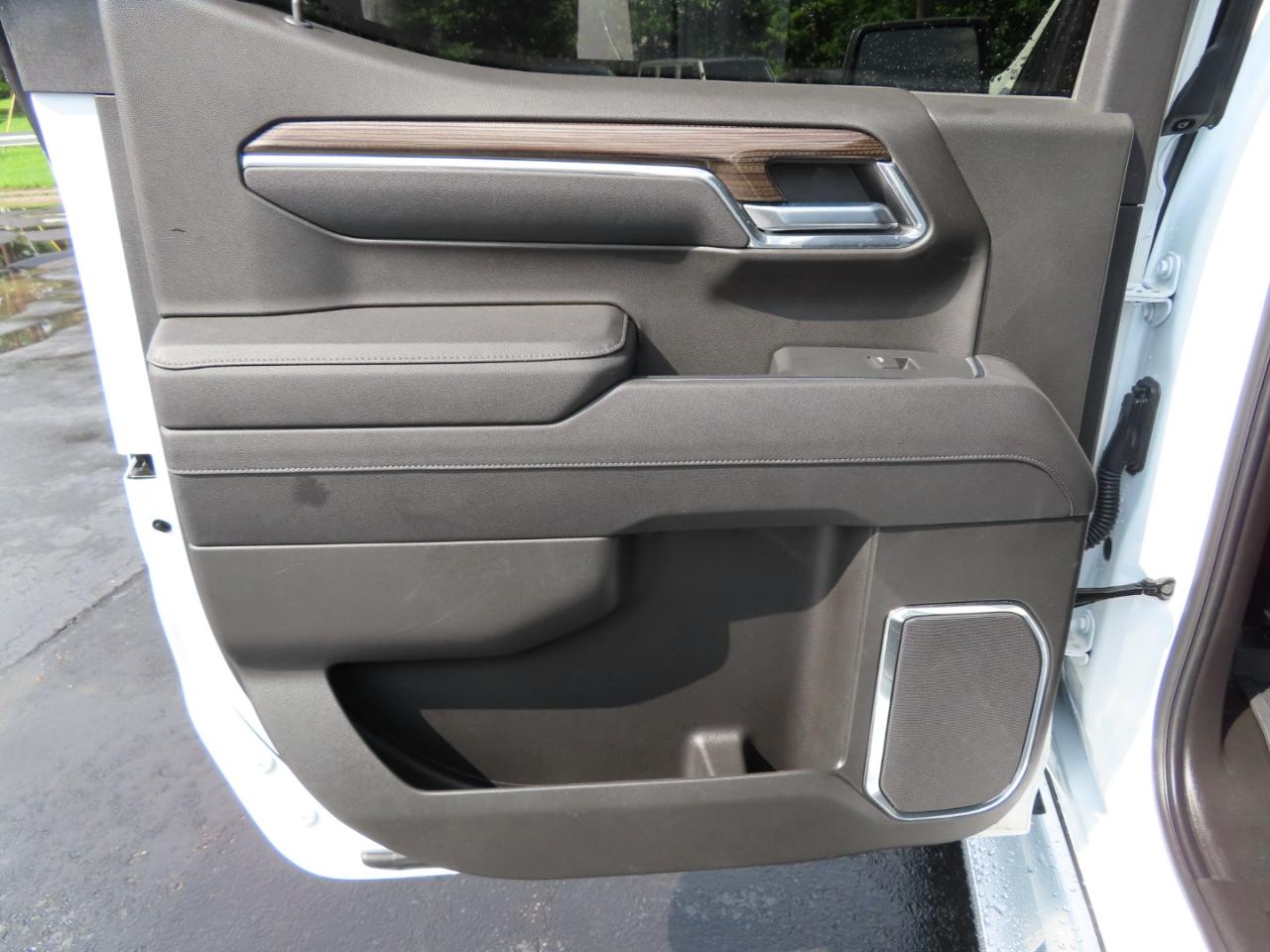 Chevrolet Silverado 1500 4WD Crew Cab 147" LT w/1LT 2025